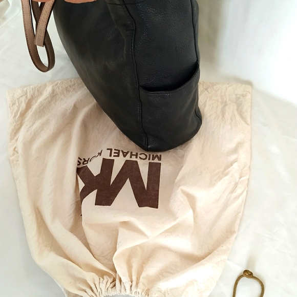 Michael Kors Black Tote bag with Tan straps - Picture 9 of 17